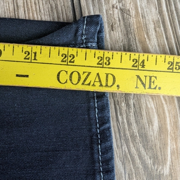 Silver Jeans Size 31 Suki Super Stretch Capris In Dark Wash Excellent Condition - Picture 8 of 10